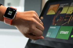 Огляд аксесуарів для любителів спорту: тренуйся з iPhone та Apple Watch фото