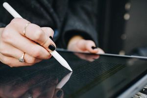 Що робити, якщо стилус Apple Pencil глючить у Procreate? фото